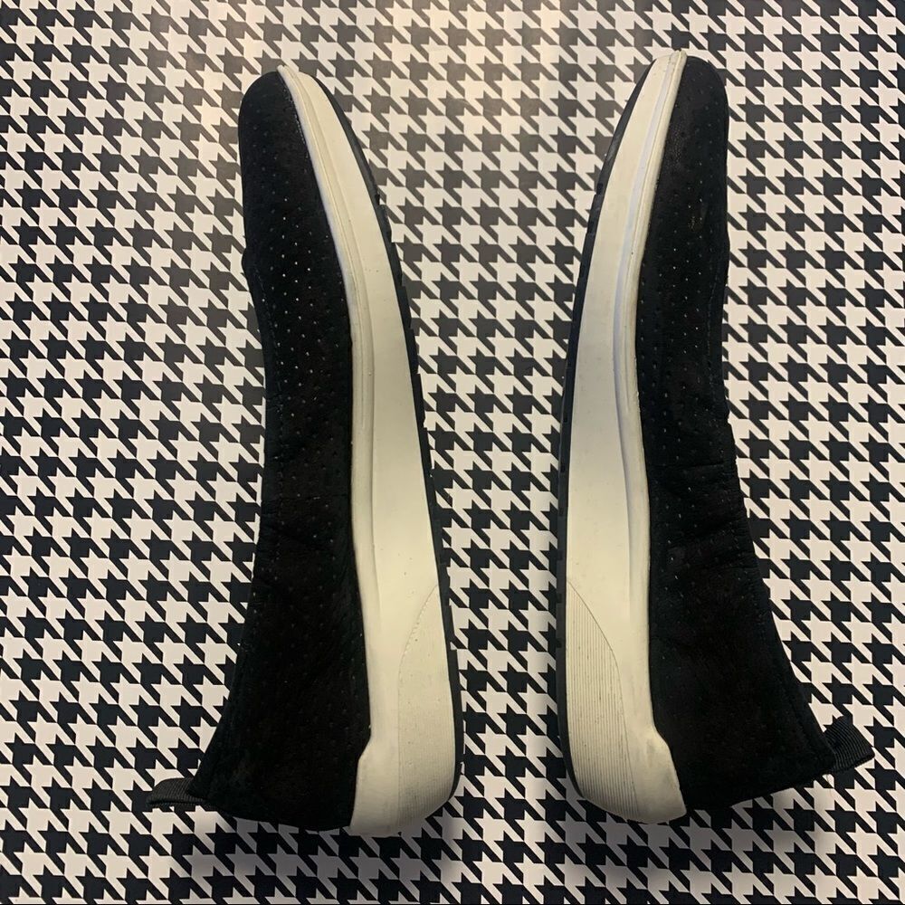 Naturalizer Philippe slip on sneaker 9.5, black with white soles - Picture 7 of 8